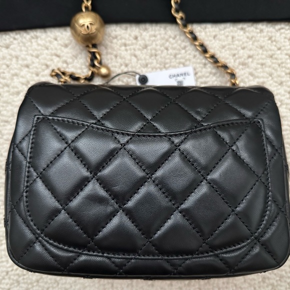 Brand new with tag 22C CHANEL pearl crush mini square black with gold ball - Picture 3 of 9